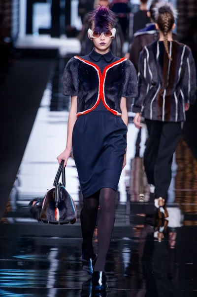 Look 7